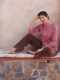 Cute blouse by Khasto a product of craftsmanship and sustainability. The spring blouses are hand block printed and quilted has an inner lining of our celebrated soft voile for an optimal wearing comfort.