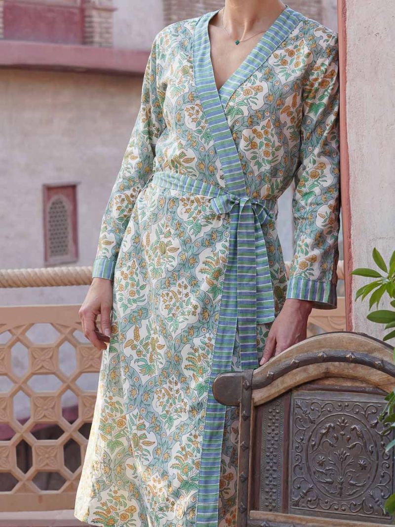Robes for women by Khasto a product of craftsmanship and sustainability. The womens robes are hand block printed and quilted has an inner lining of our celebrated soft voile for an optimal wearing comfort.