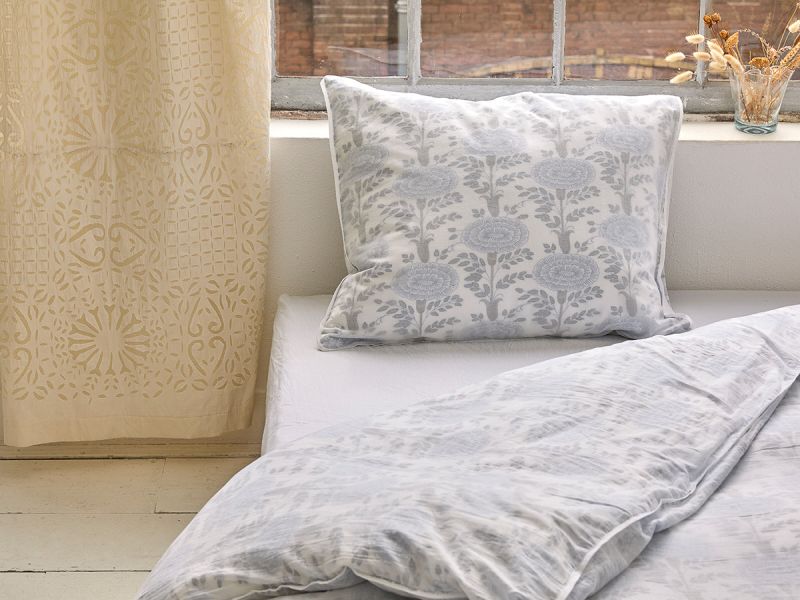 Enjoy the Khasto sleeping experience with the Bedding Set - Blue Aster. Handmade from thin layers of soft & airy 100% cotton GOTS certified.