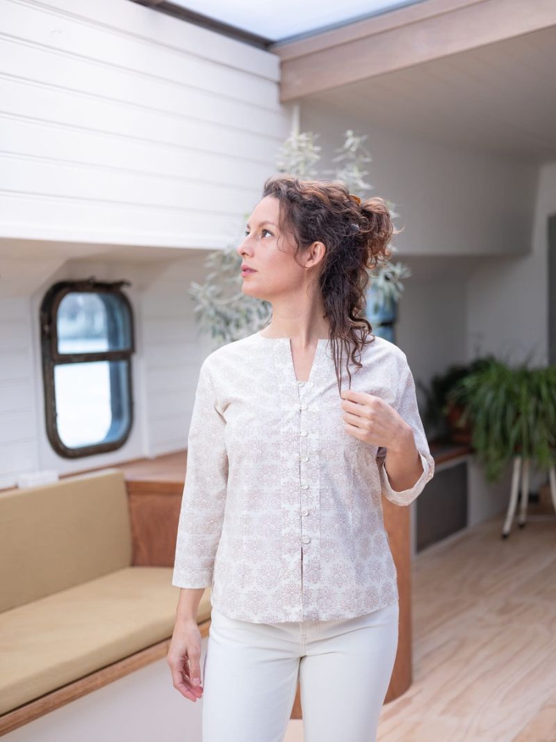 Lora blouse for women made of 100% organic cotton – Seasonal Collection