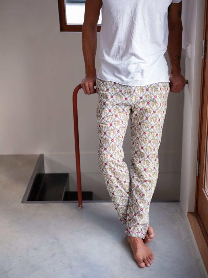 Lounge pants for men made of 100% organic cotton in New Palm print – Seasonal Collection